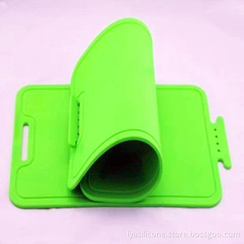 Mincing board made of FDA grade silicone, also antibiosis, heat-resistant, foldable design